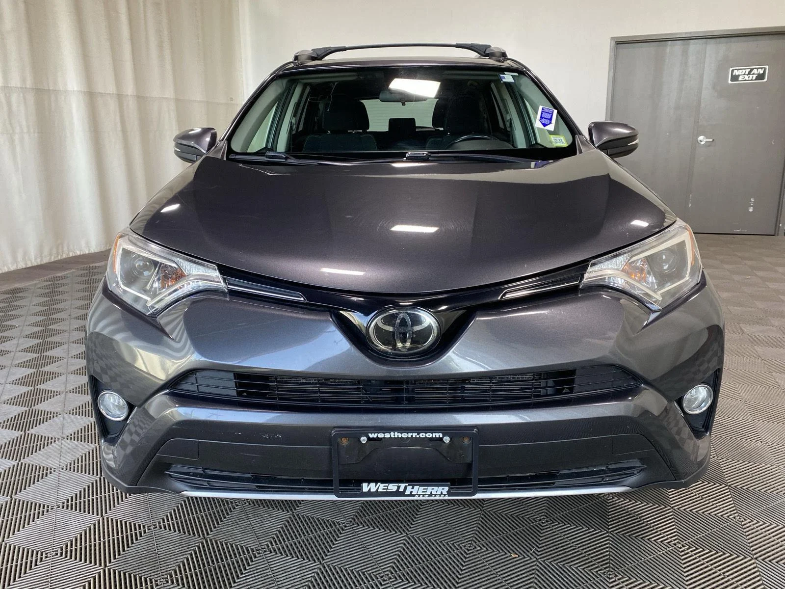 Used 2018 Magnetic Gray Metallic Toyota XLE image 2