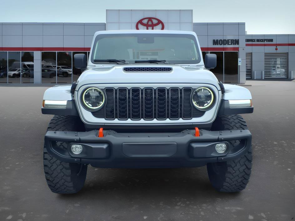 Used 2024 Silver Zynith Clearcoat Jeep Mojave X image 10