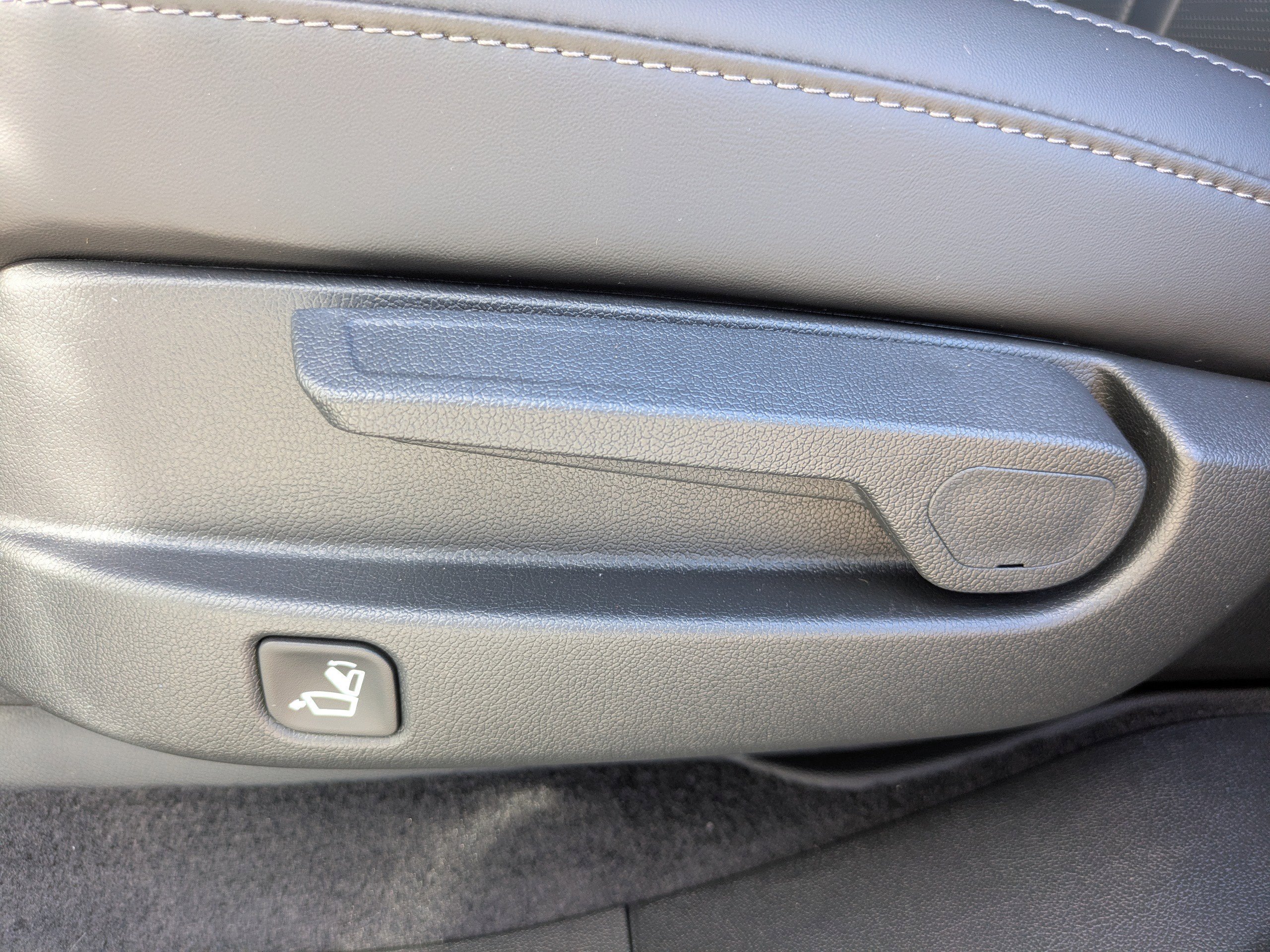 New 2026 Glacial White Pearl Kia S image 17