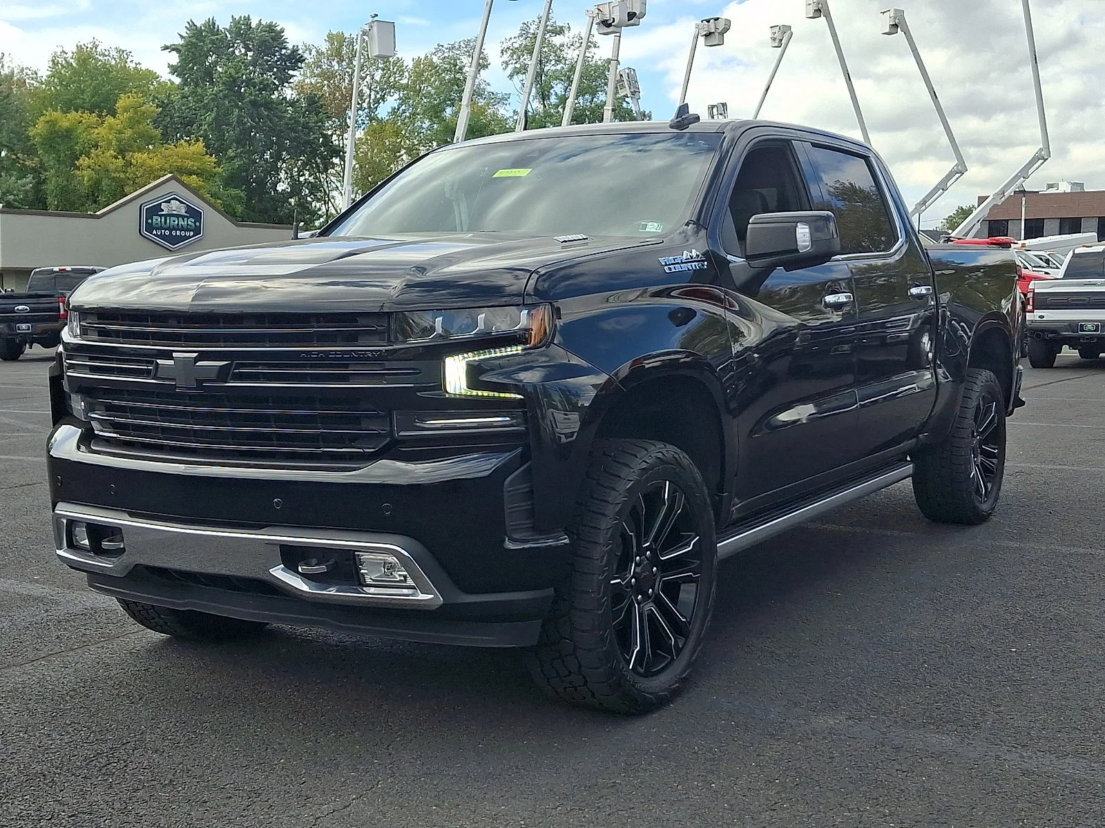 Used 2022 Mosaic Black Metallic Chevrolet High Country image 4
