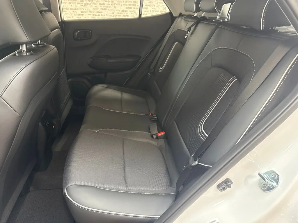 New 2026 Lunar White W/Black Roof Hyundai SEL image 12