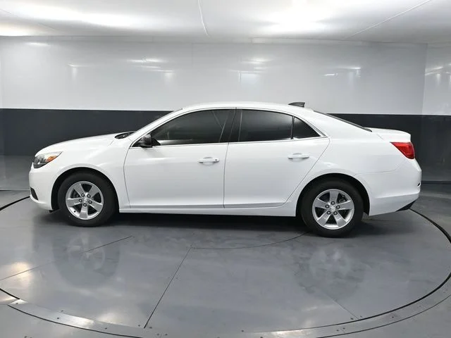 Used 2015 White Chevrolet LS image 6