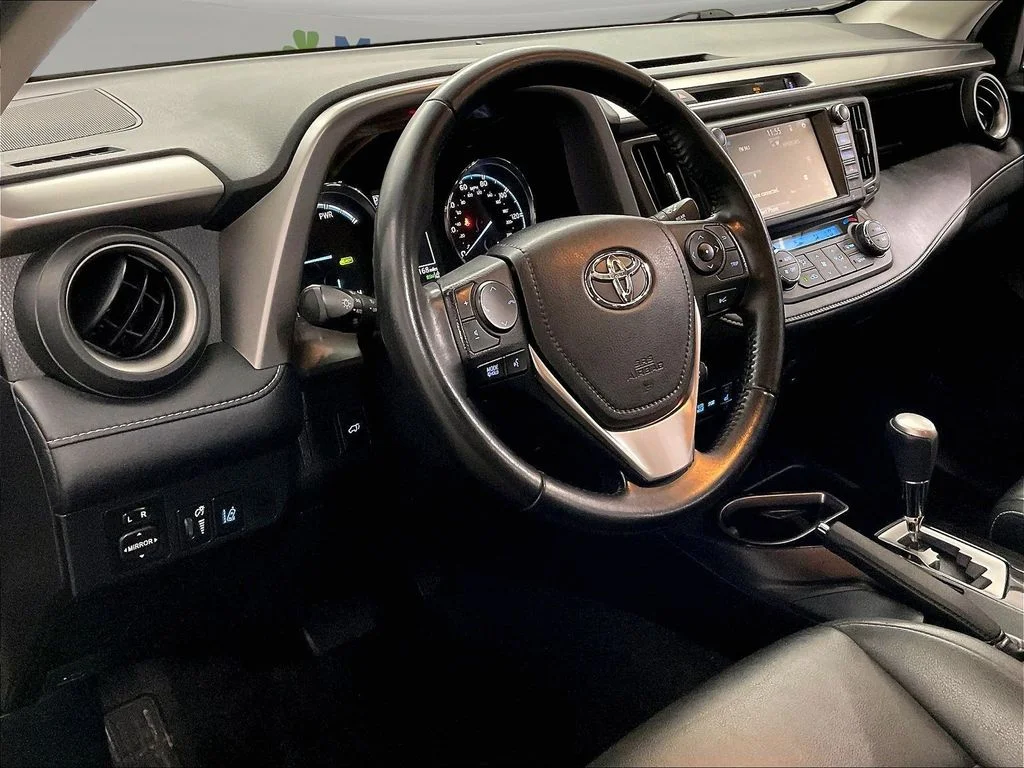 Used 2016 Black Toyota Limited image 18