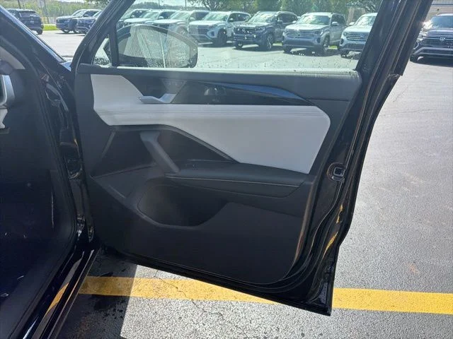 New 2026 Deep Black Pearl Volkswagen 2.0T SE image 34