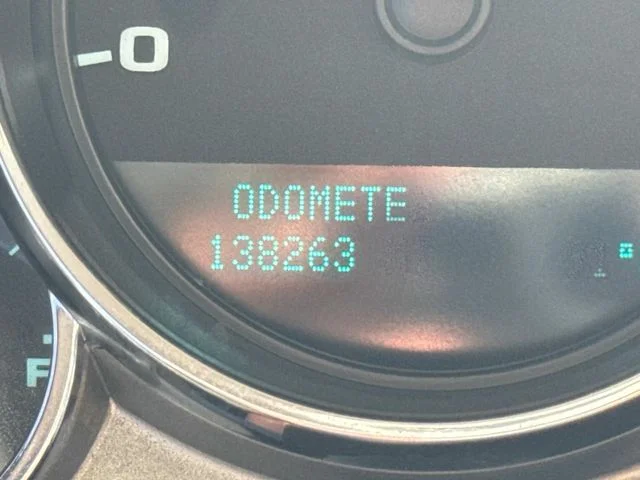 Used 2011 Black GMC SLE image 32