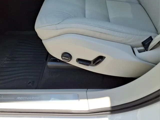 Used 2024 White Volvo T8 Plus Bright Theme 7 Passenger image 21
