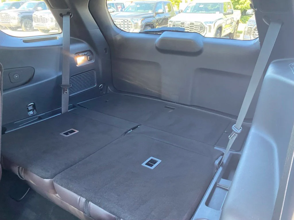 Used 2025 White Ford Platinum image 8