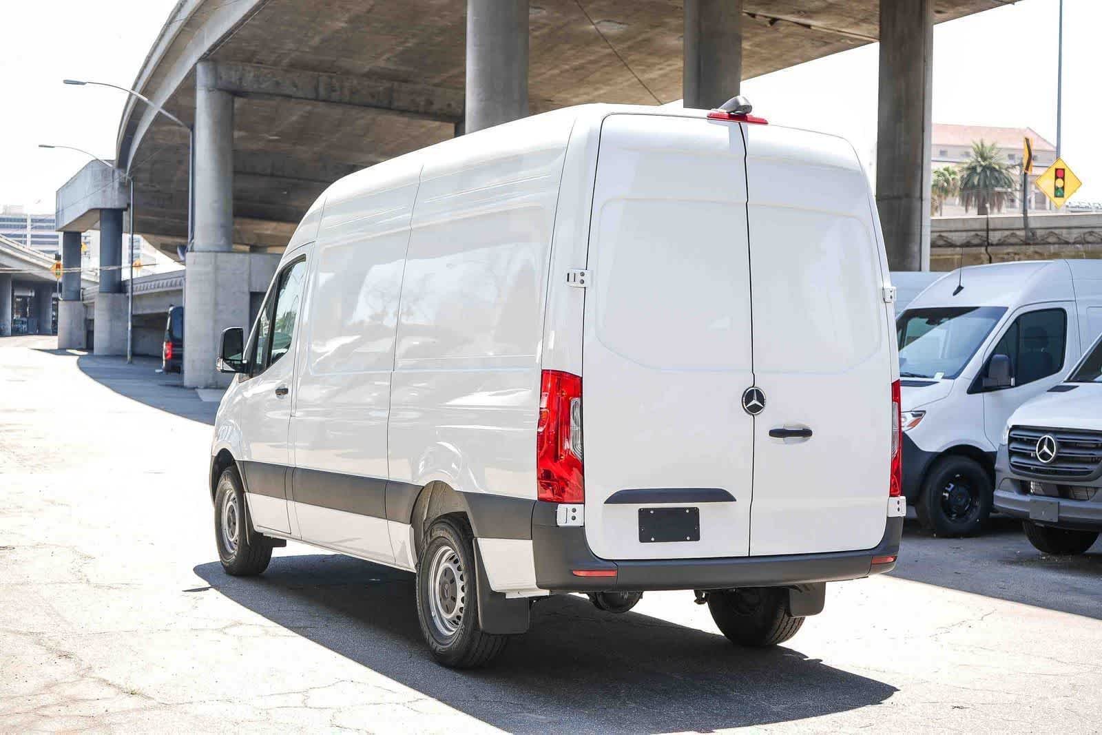 New 2026 Arctic White Mercedes-Benz RWD 2.0L I4 Diesel Turbocharged High Output image 43