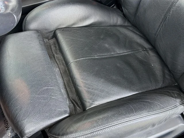 Used 2007  BMW Convertible image 25