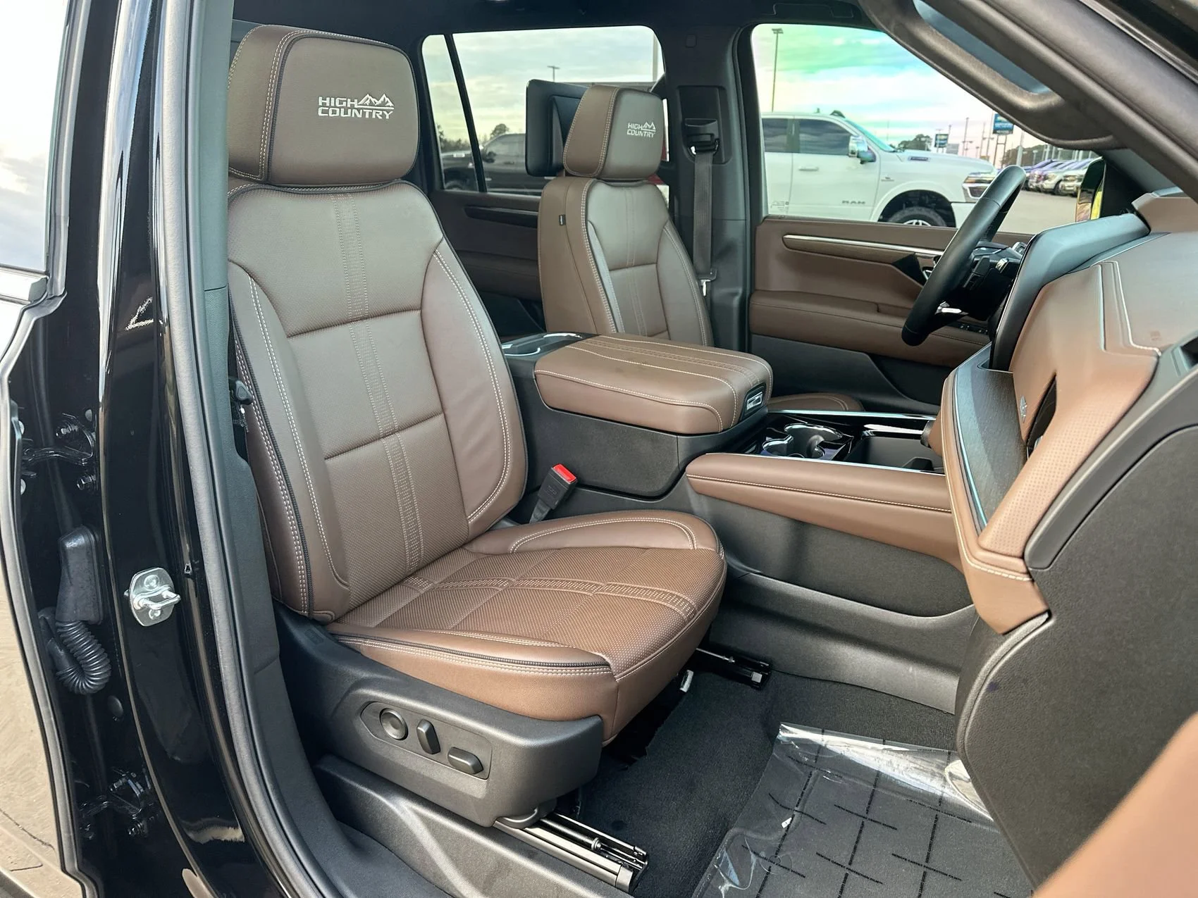 Used 2025 Black Chevrolet High Country image 27