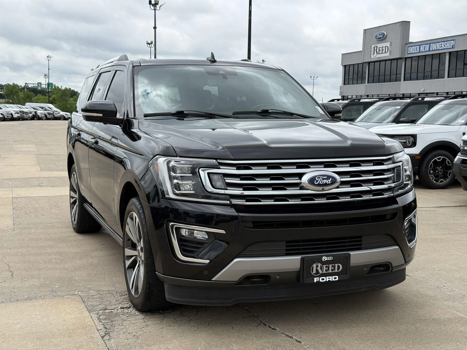 Used 2021 Ford Expedition Limited with VIN 1FMJU2AT8MEA70668 for sale in Kansas City
