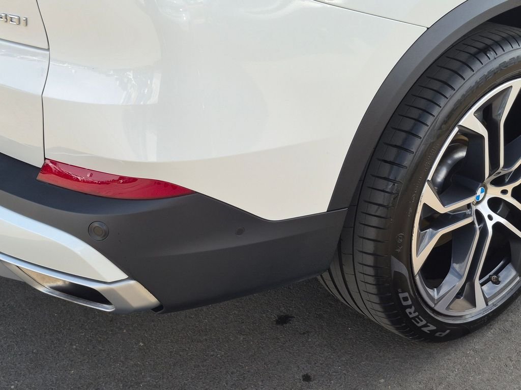 Used 2026 White BMW xDrive40i image 24