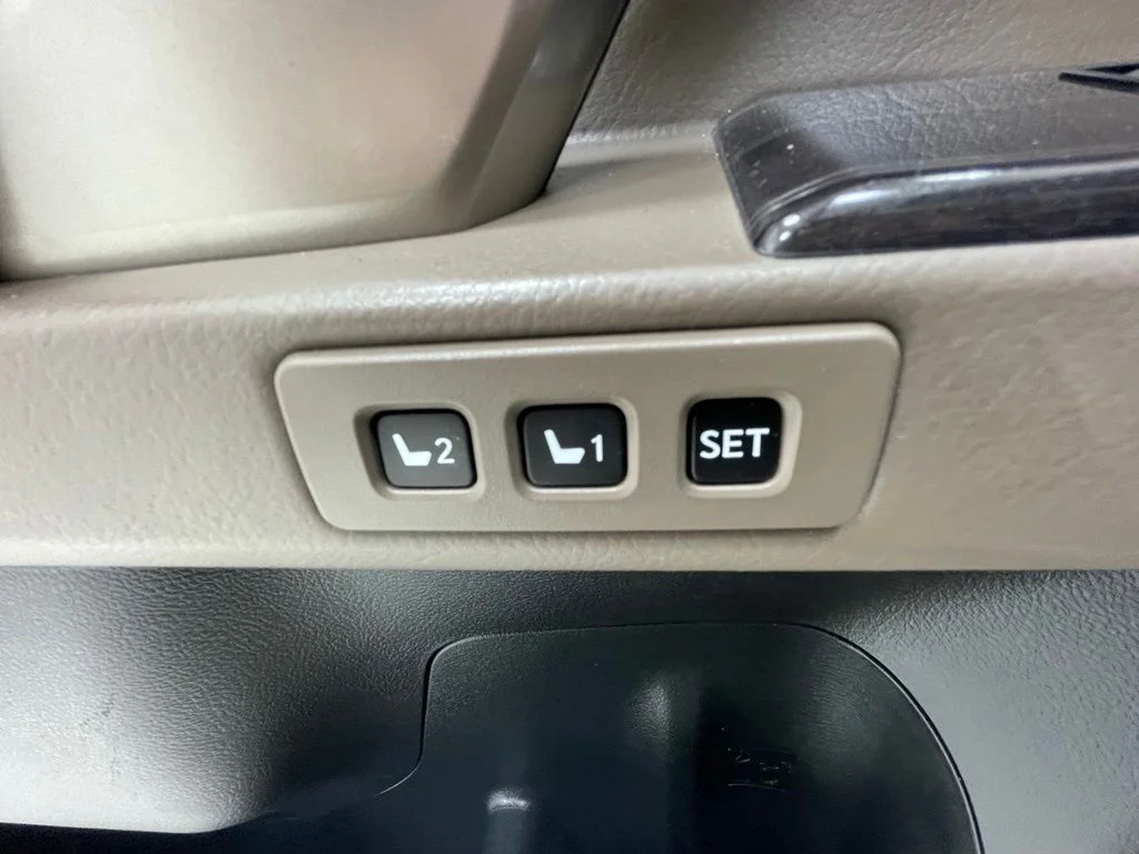 Used 2021  Lexus 460 Luxury image 15