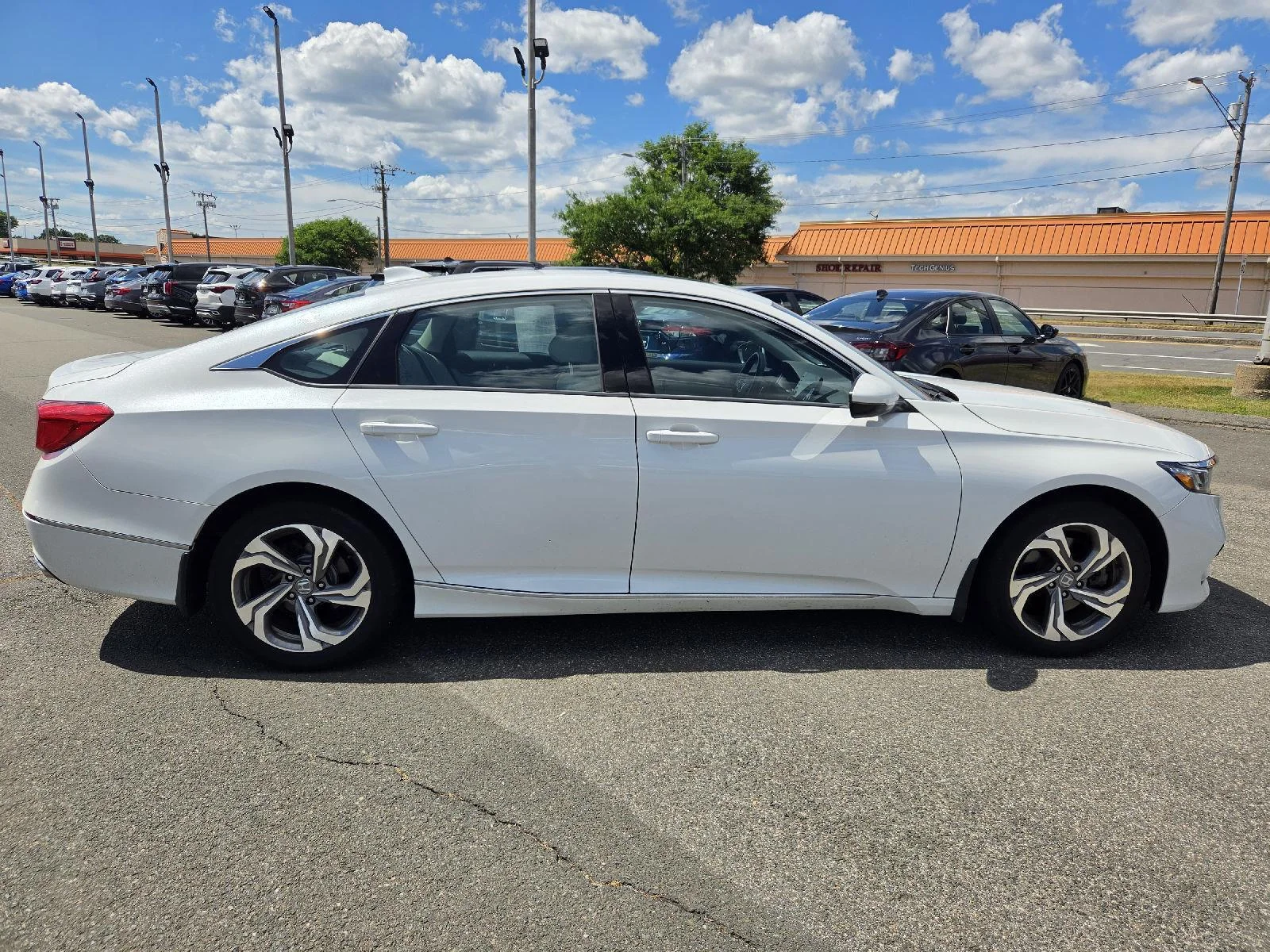 Used 2018 Champagne Frost Pearl Honda EX-L Navi 2.0T image 5