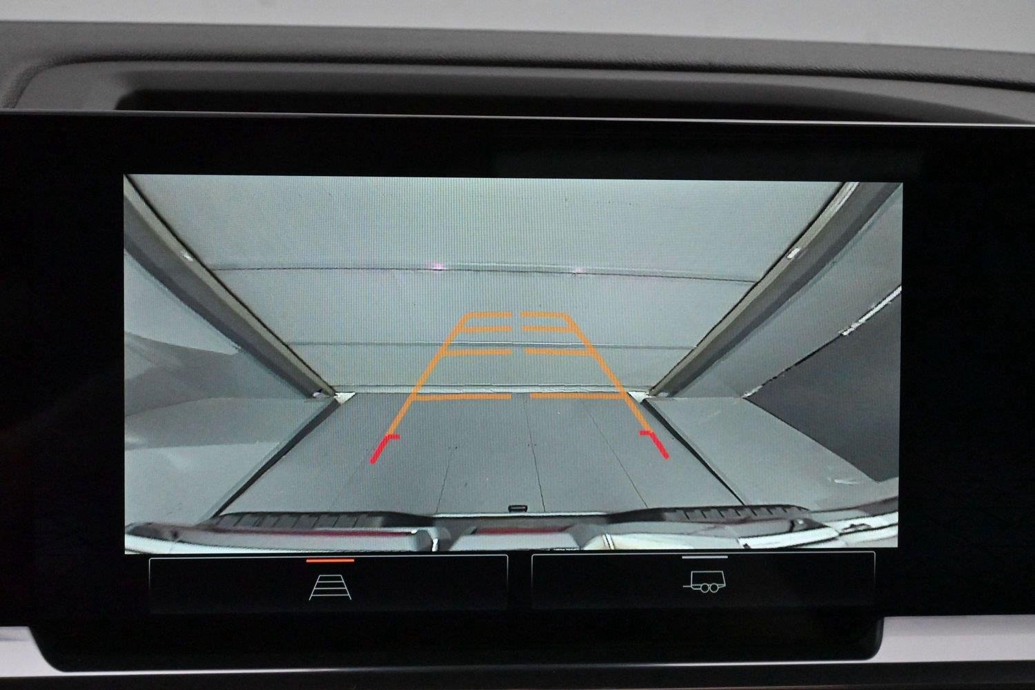 Used 2024 Summit White GMC SLE image 20