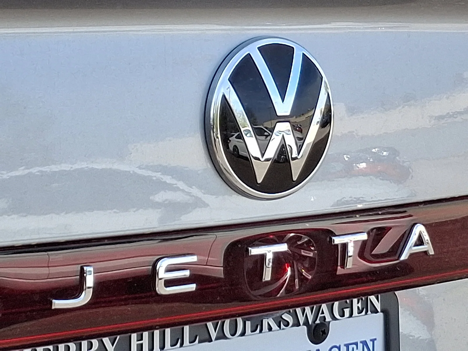 New 2026 Pyrite Silver Metallic Volkswagen SE image 21