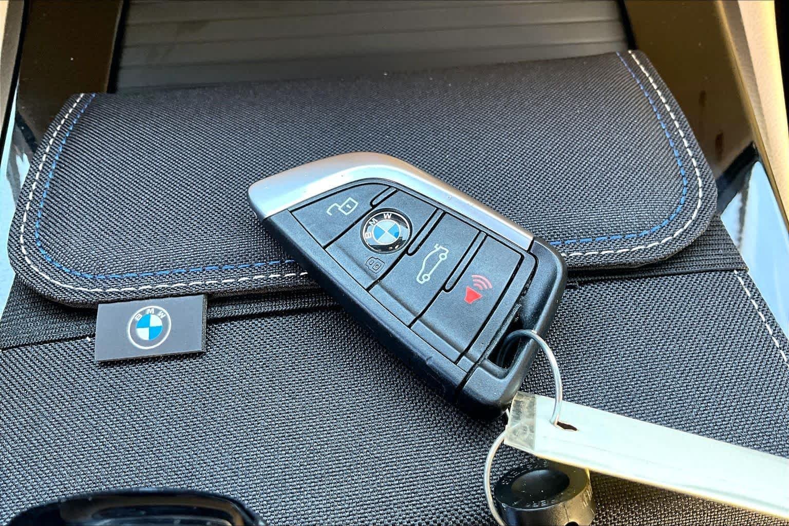 Used 2022 Brooklyn Grey Metallic BMW sDrive30i image 15
