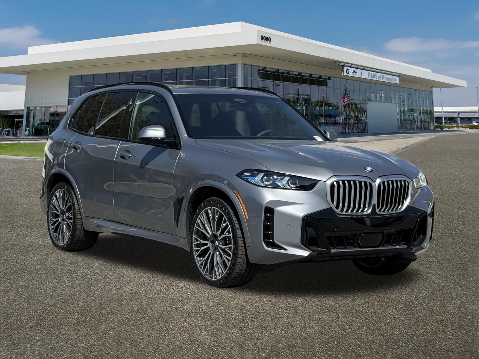 New 2026 Skyscraper Grey Metallic BMW sDrive40i image 2