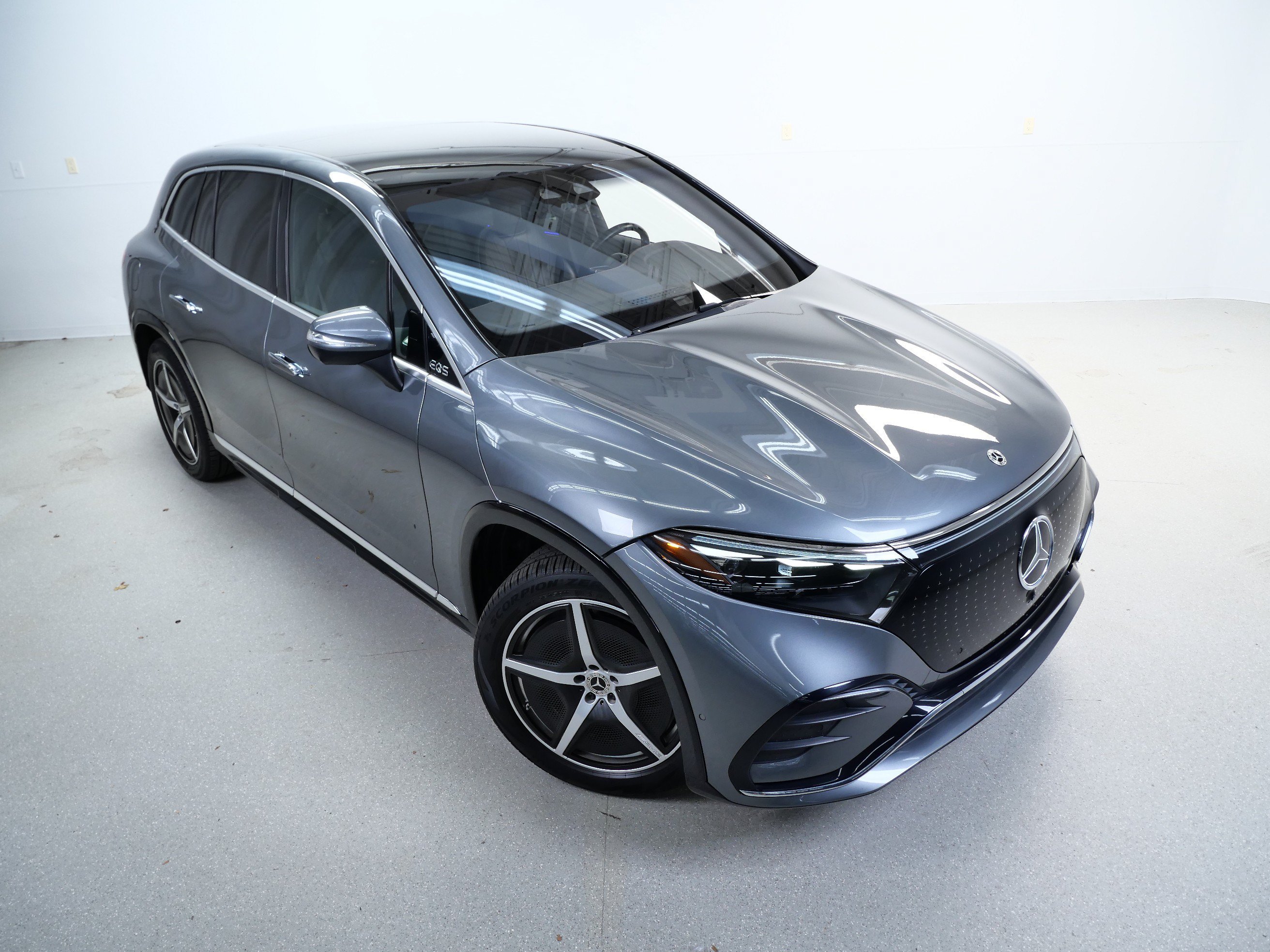 Certified Used 2023 Selenite Grey Metallic Mercedes-Benz EQS 580 image 4