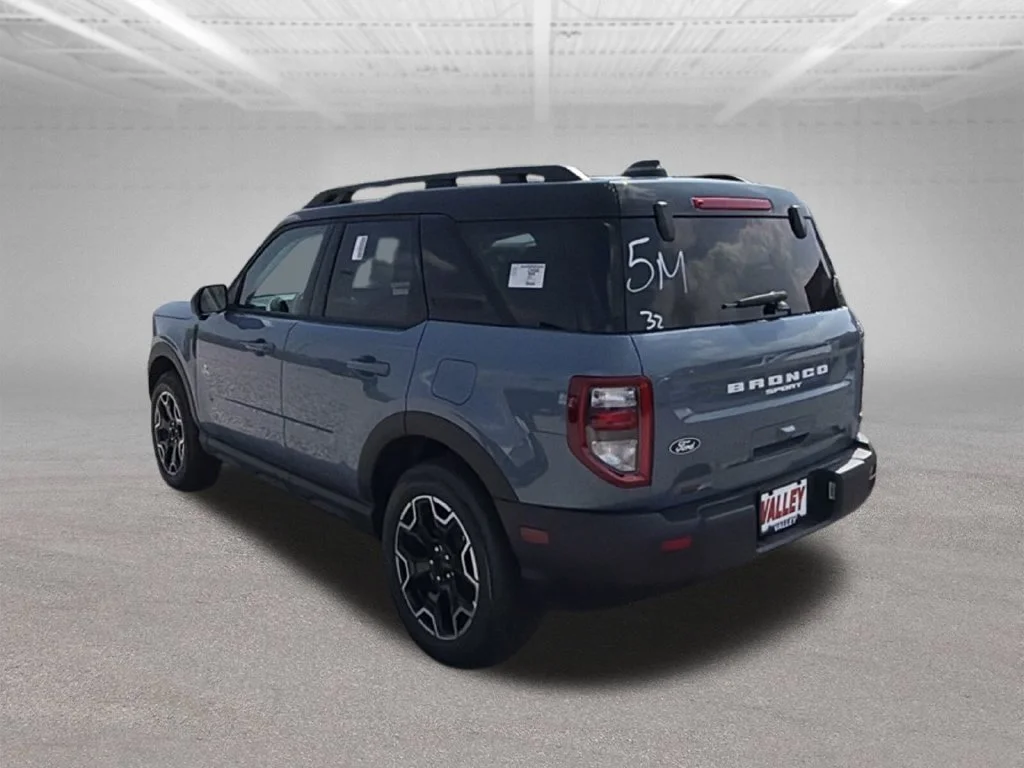 New 2026 Azure Gray Metallic Tri-Coat Ford Outer Banks® image 7
