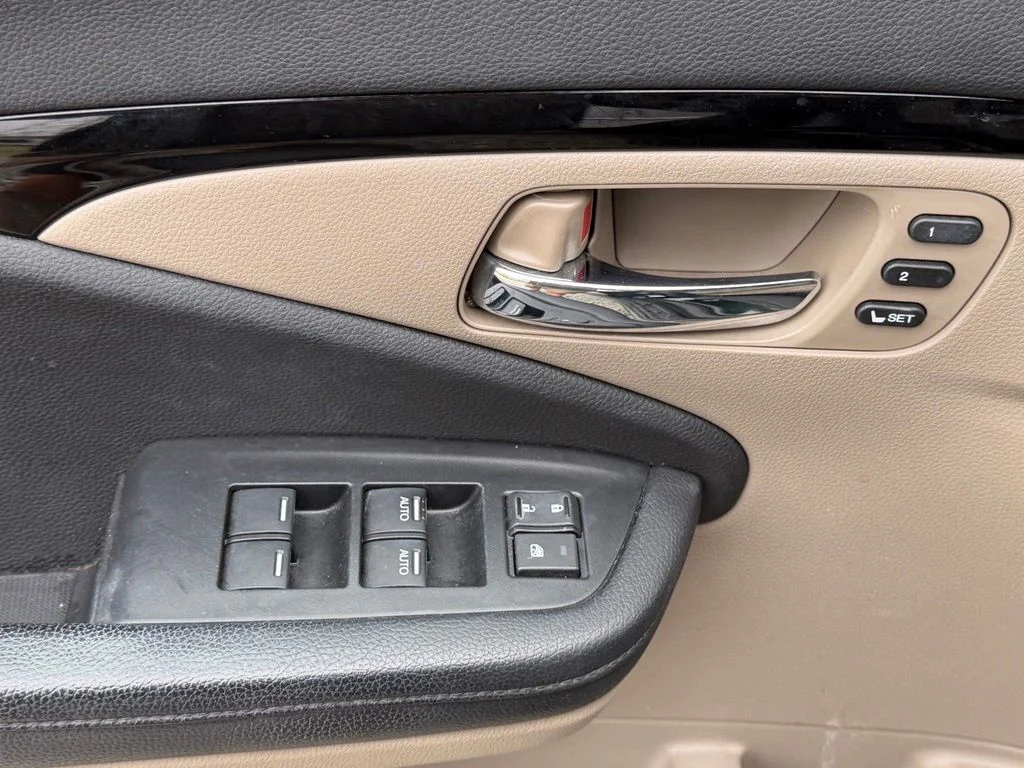 Used 2016 Green Honda Touring image 26