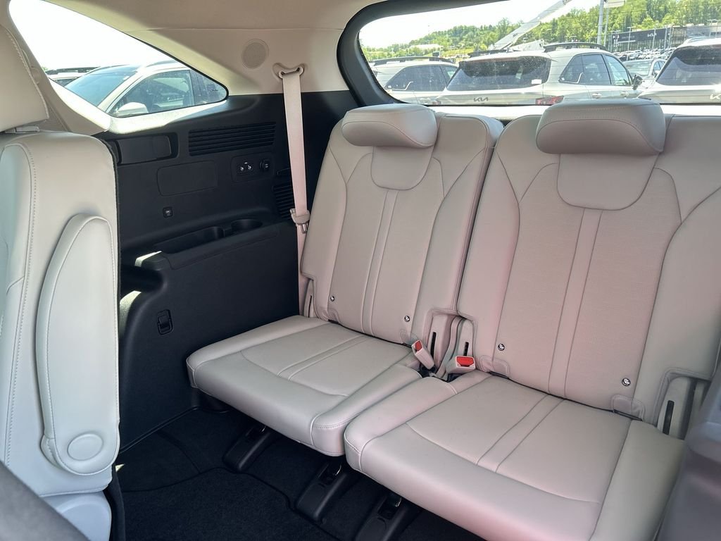Used 2026 White Kia X-Line EX image 30