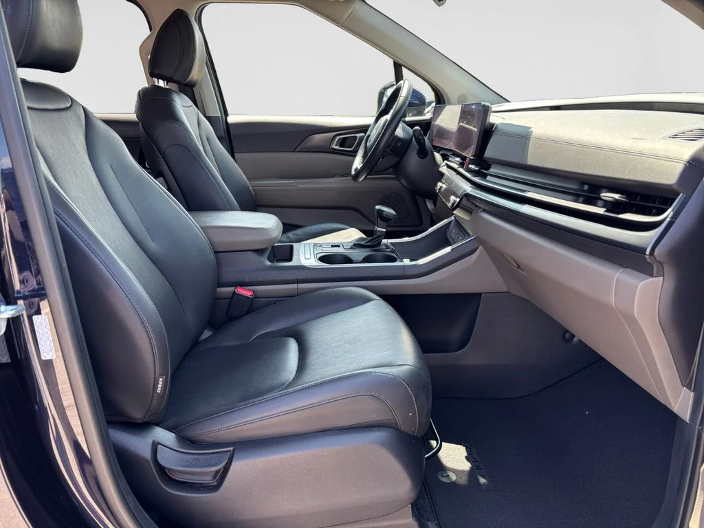 Used 2025 Blue Kia LXS image 15