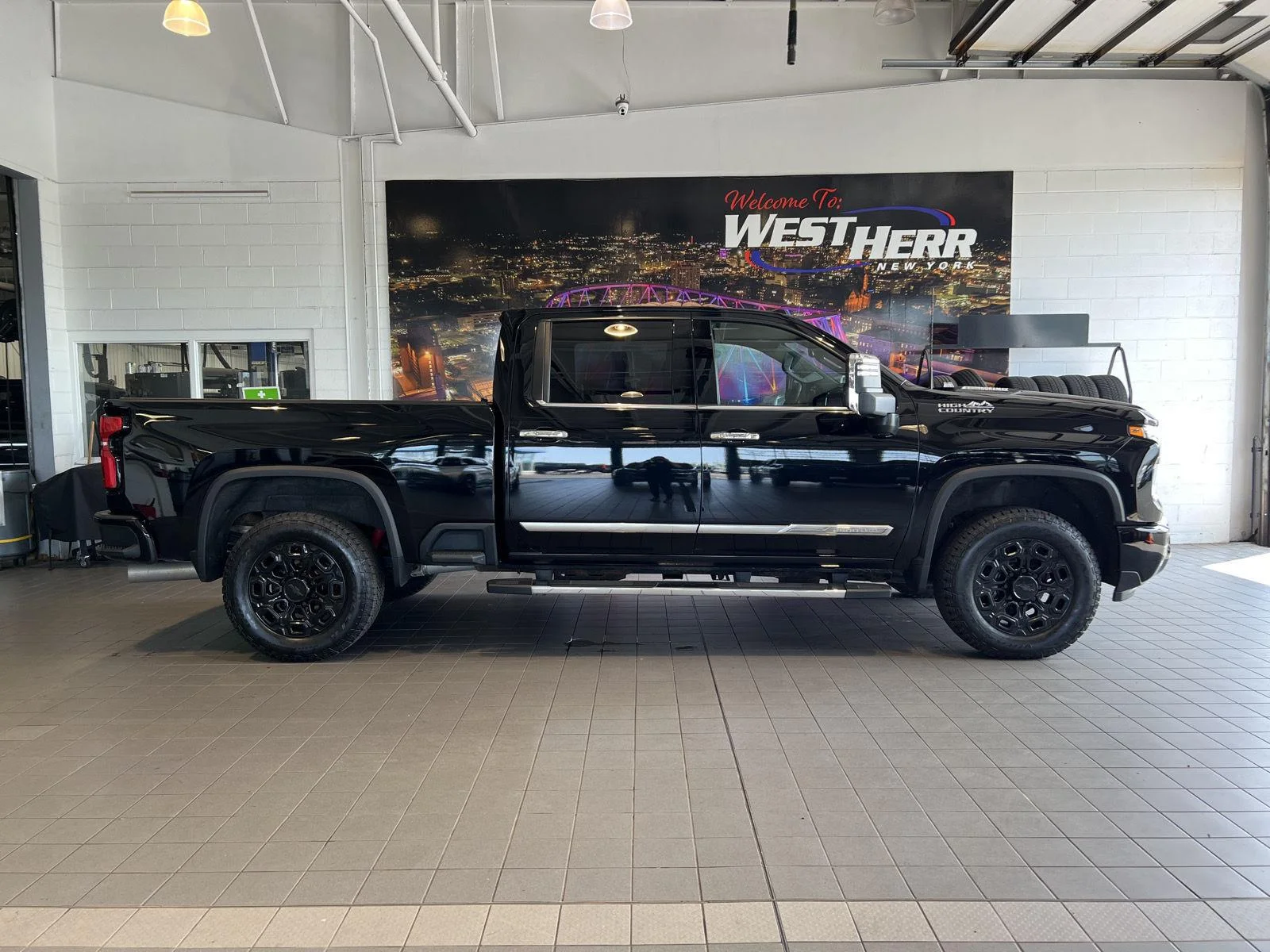 Used 2024 Black Chevrolet High Country image 11
