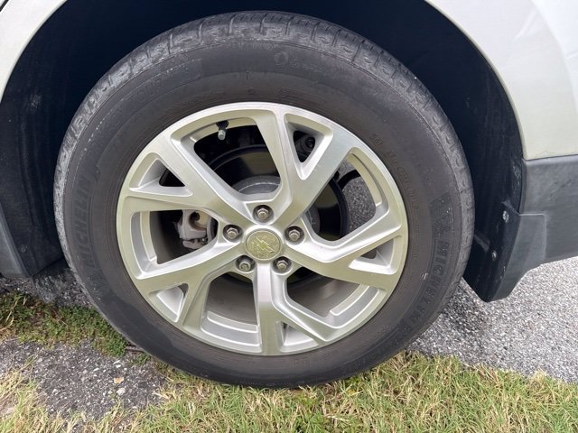 Used 2021 SILVER ICE METALLIC Chevrolet Premier image 10