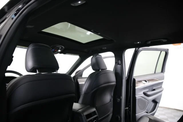 New 2026 Diamond Black Crystal Pearlcoat Jeep Altitude image 19