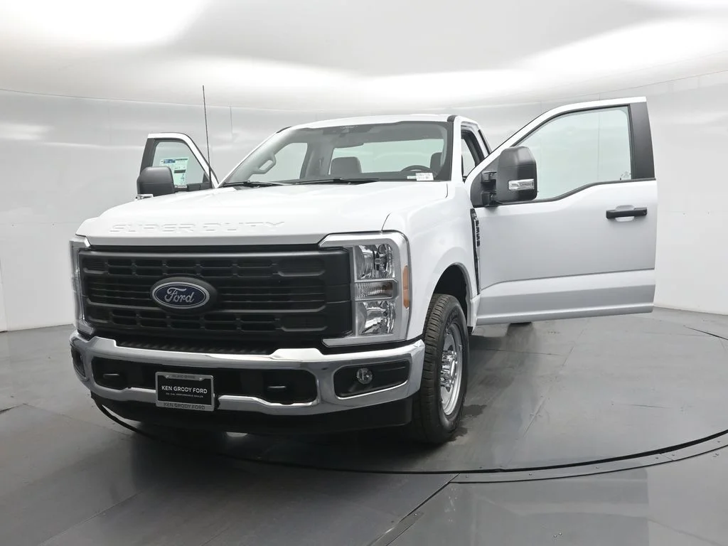 New 2026 Oxford White Ford XL image 21