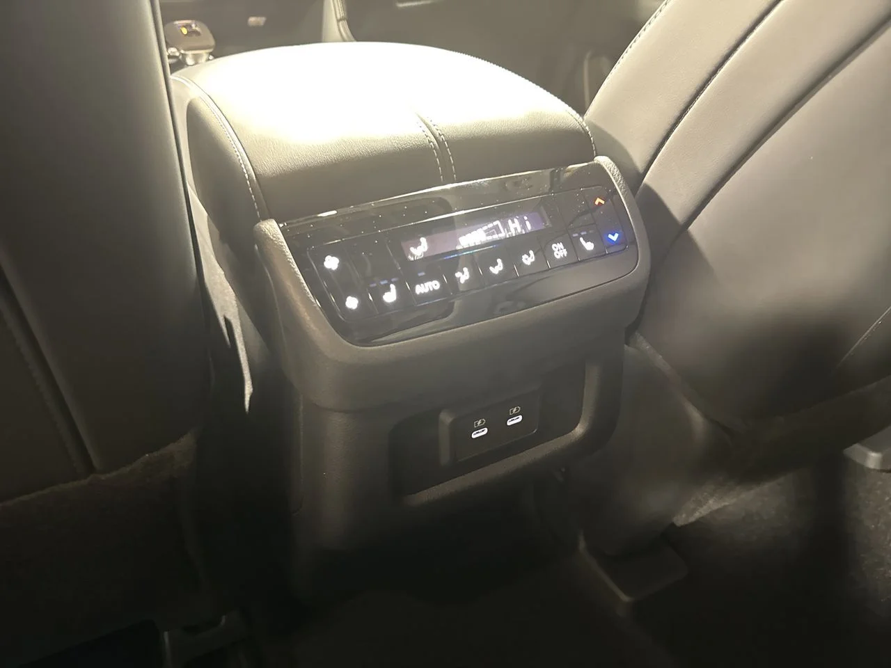 Certified Used 2026 White INFINITI LUXE image 30
