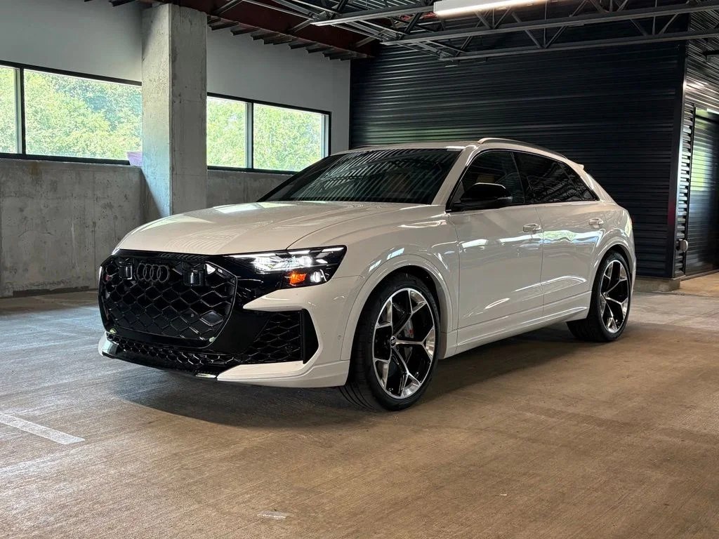 2026 Audi RS Q8 -'s photo