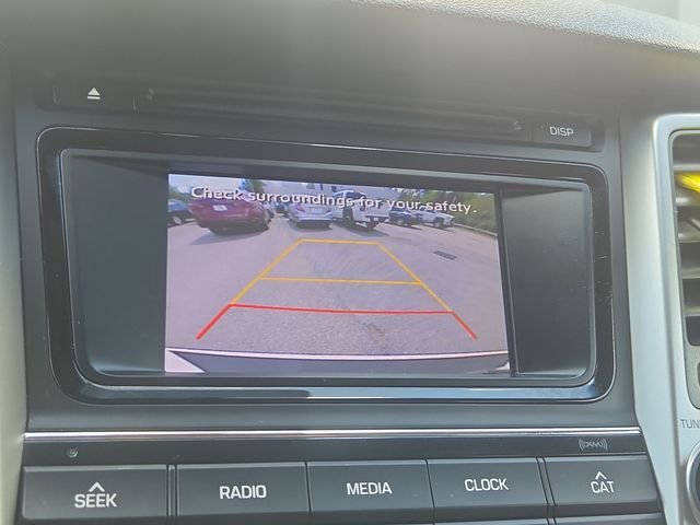 Used 2017 Winter White Hyundai SE image 22