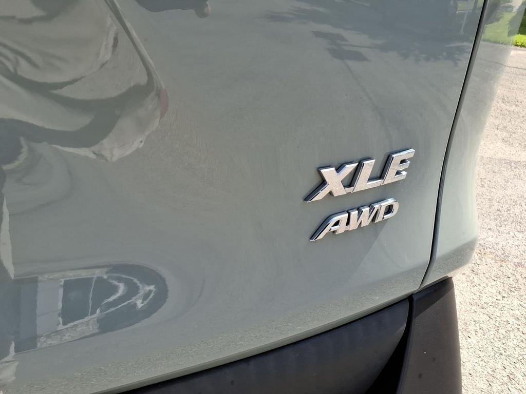 2023 Toyota RAV4 XLE - Photo 15