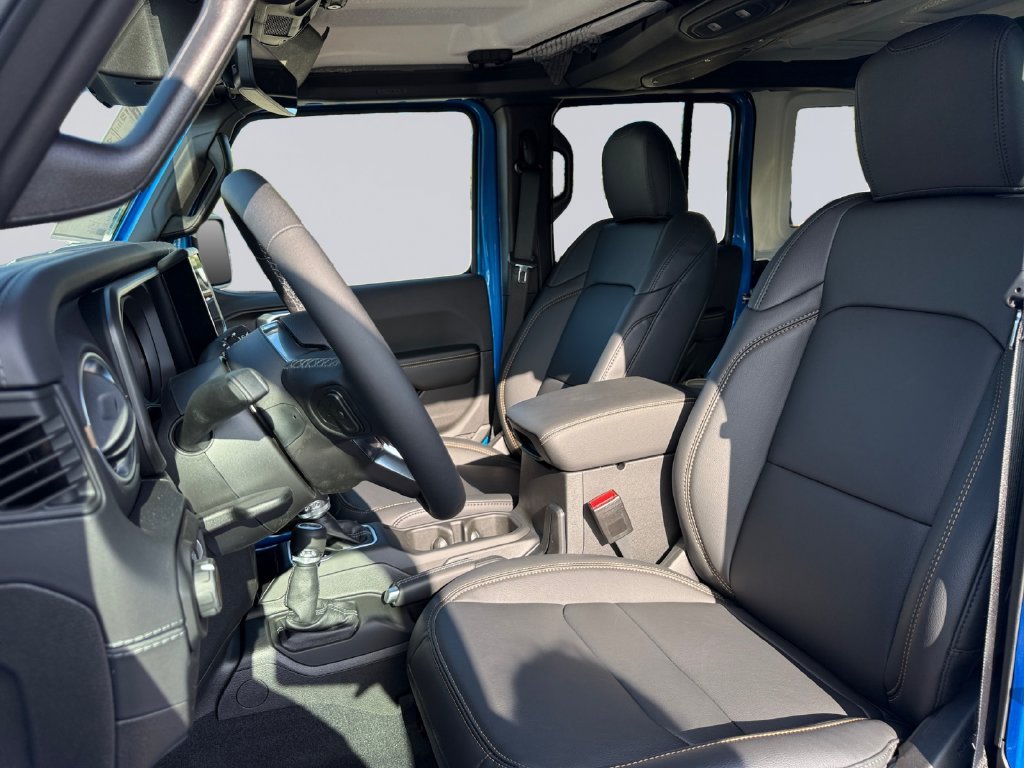 New 2027 Hydro Blue Pearl-Coat Paint Jeep Sahara image 10