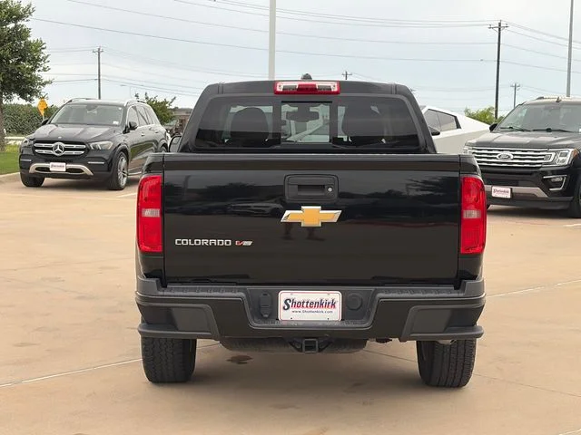 Used 2018 Black Chevrolet Z71 image 8