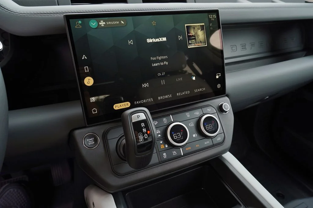 New 2026 Woolstone Green Land Rover X-Dynamic SE image 19
