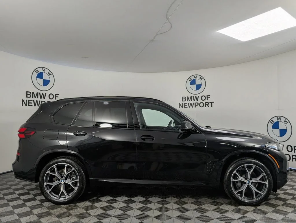 New 2026 Black Sapphire Metallic BMW xDrive40i image 5