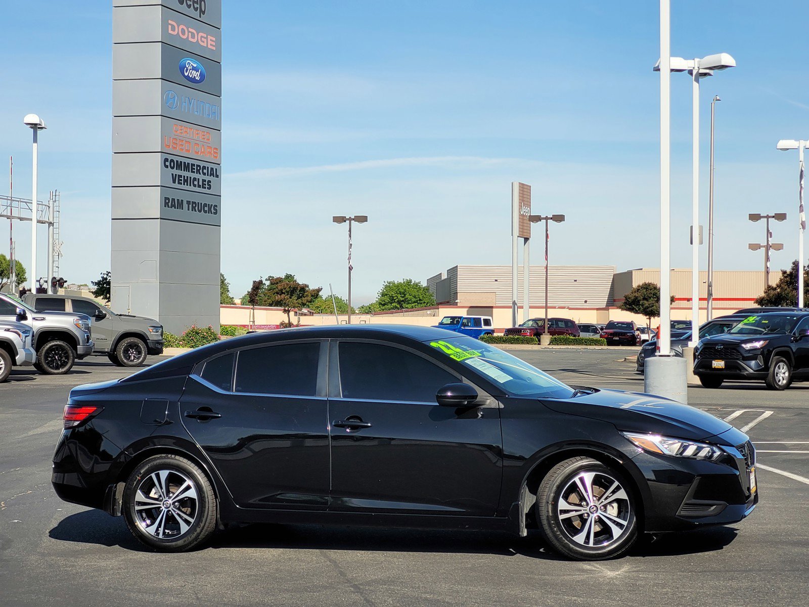 Used 2022 Super Black Nissan SV image 3