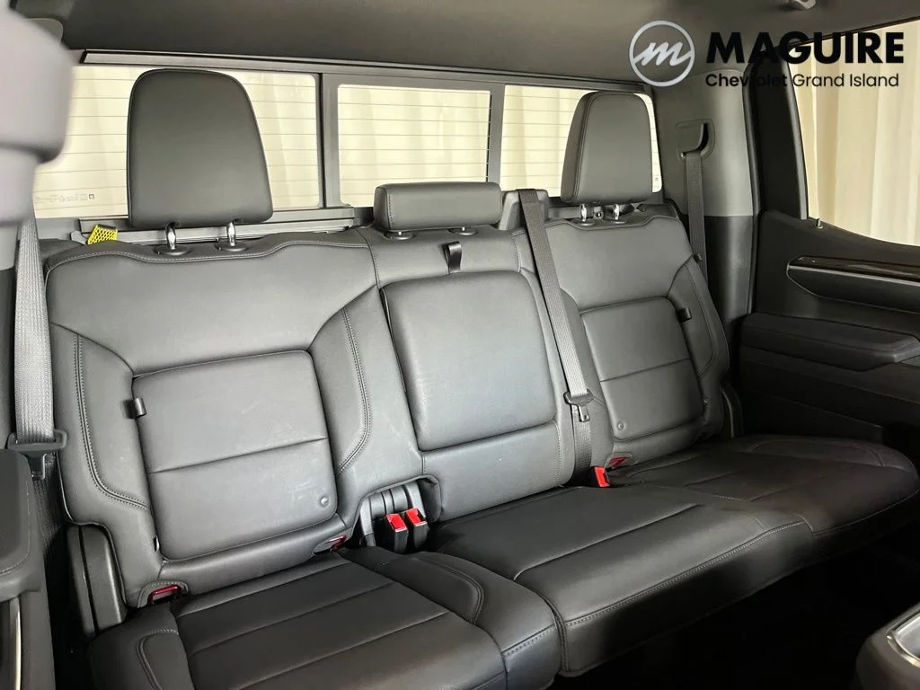 Used 2025 Red Chevrolet RST image 30