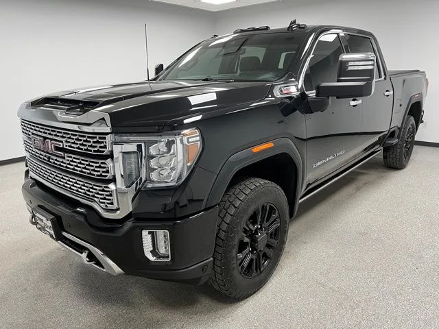 Used 2021 Black GMC Denali image 4