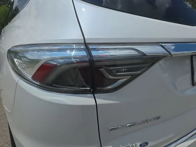 Used 2023 White Buick Avenir image 37