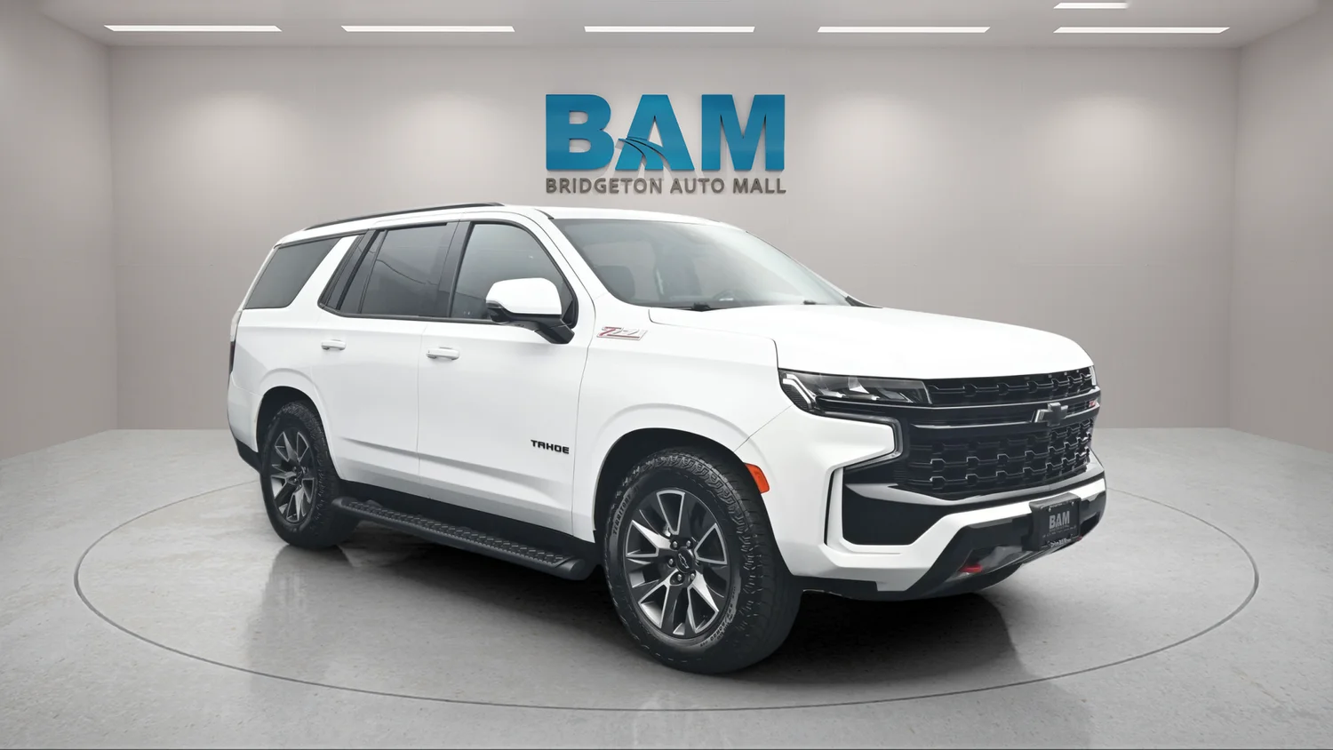 Used 2023 White Chevrolet Z71 image 1
