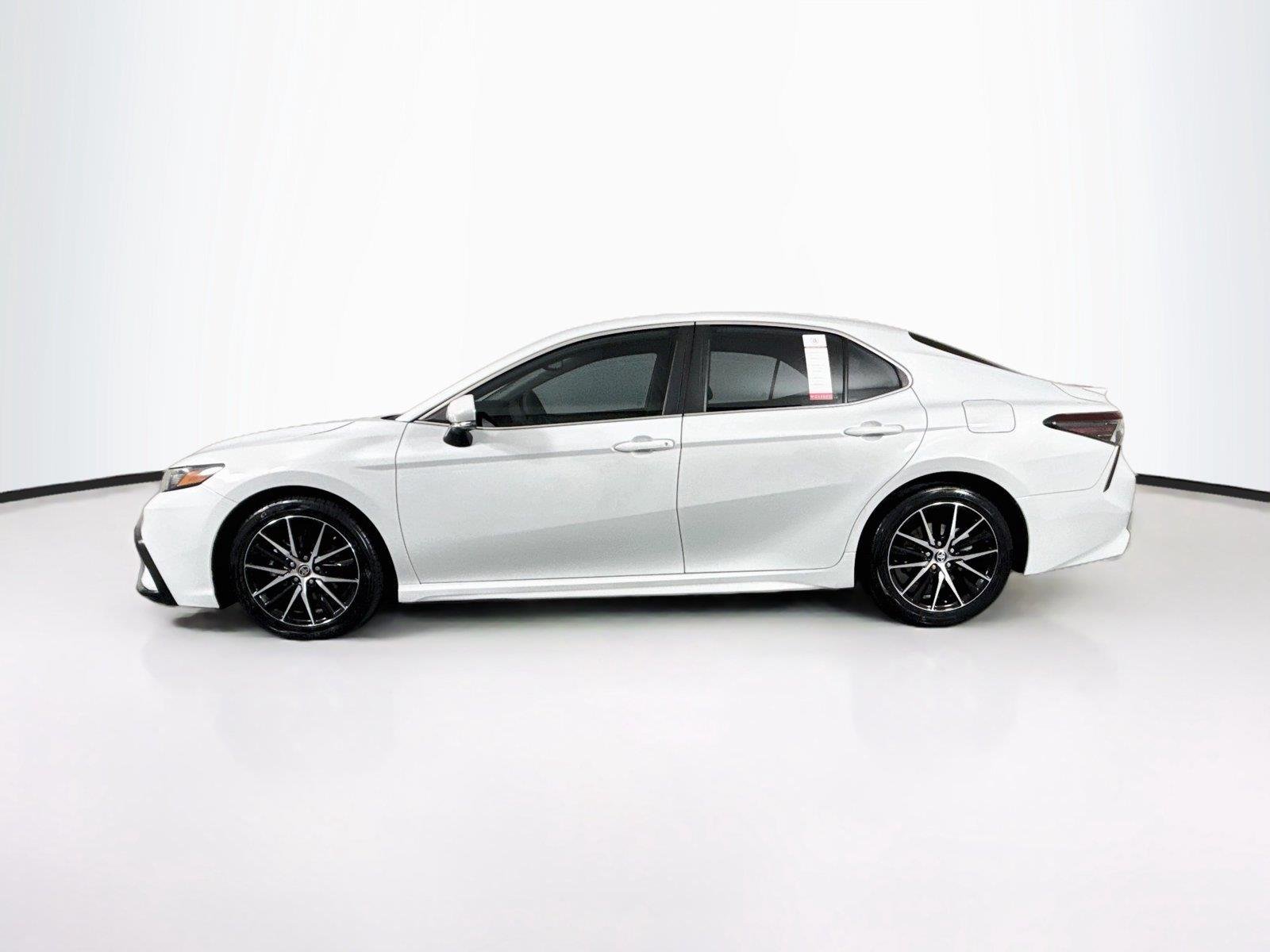 Used 2022 Ice Edge Toyota SE image 12