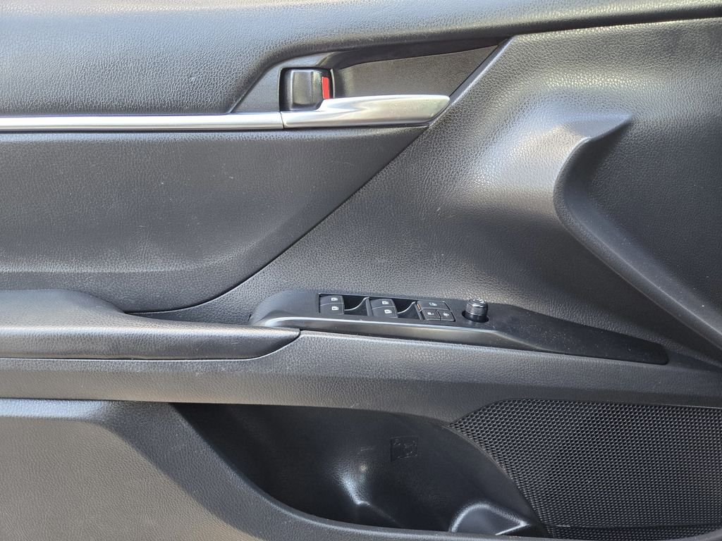 Used 2018 Gray Toyota SE image 15