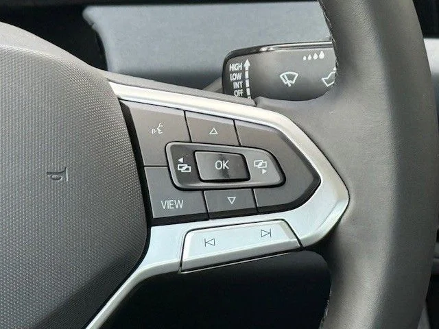 2025 Volkswagen Jetta SE - Photo 26
