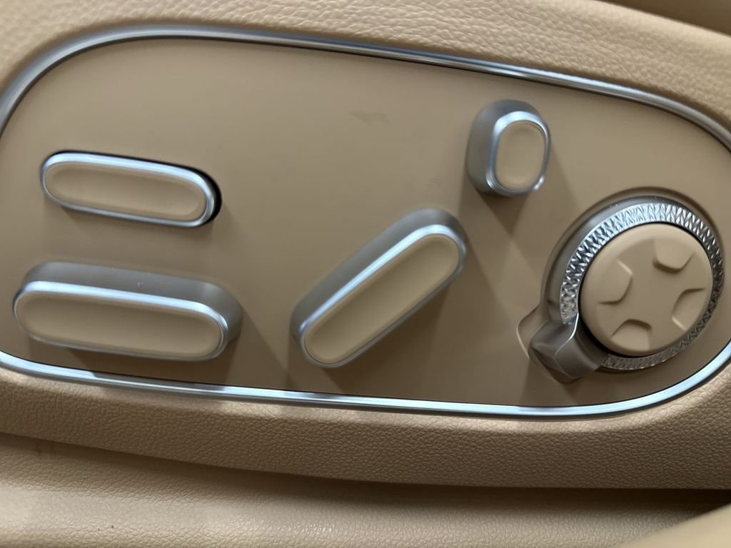 New 2026 Silver Genesis 3.5T e-SC image 32