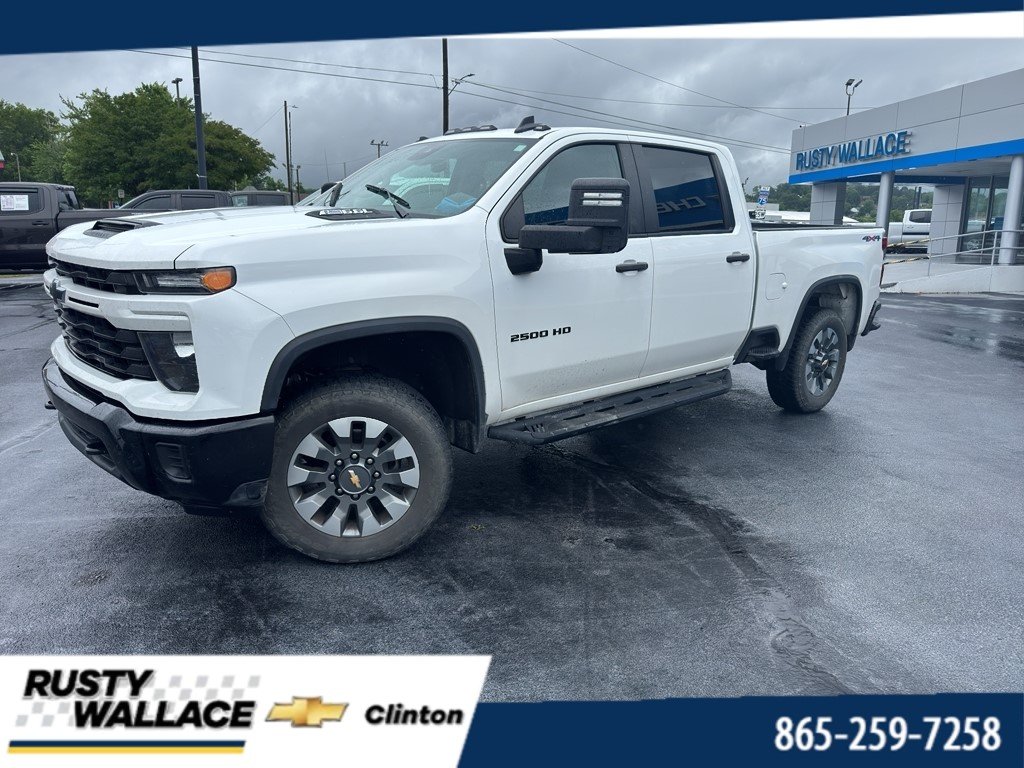 2024 Chevrolet Silverado HD Custom 4WD Crew Cab Standard Box's photo
