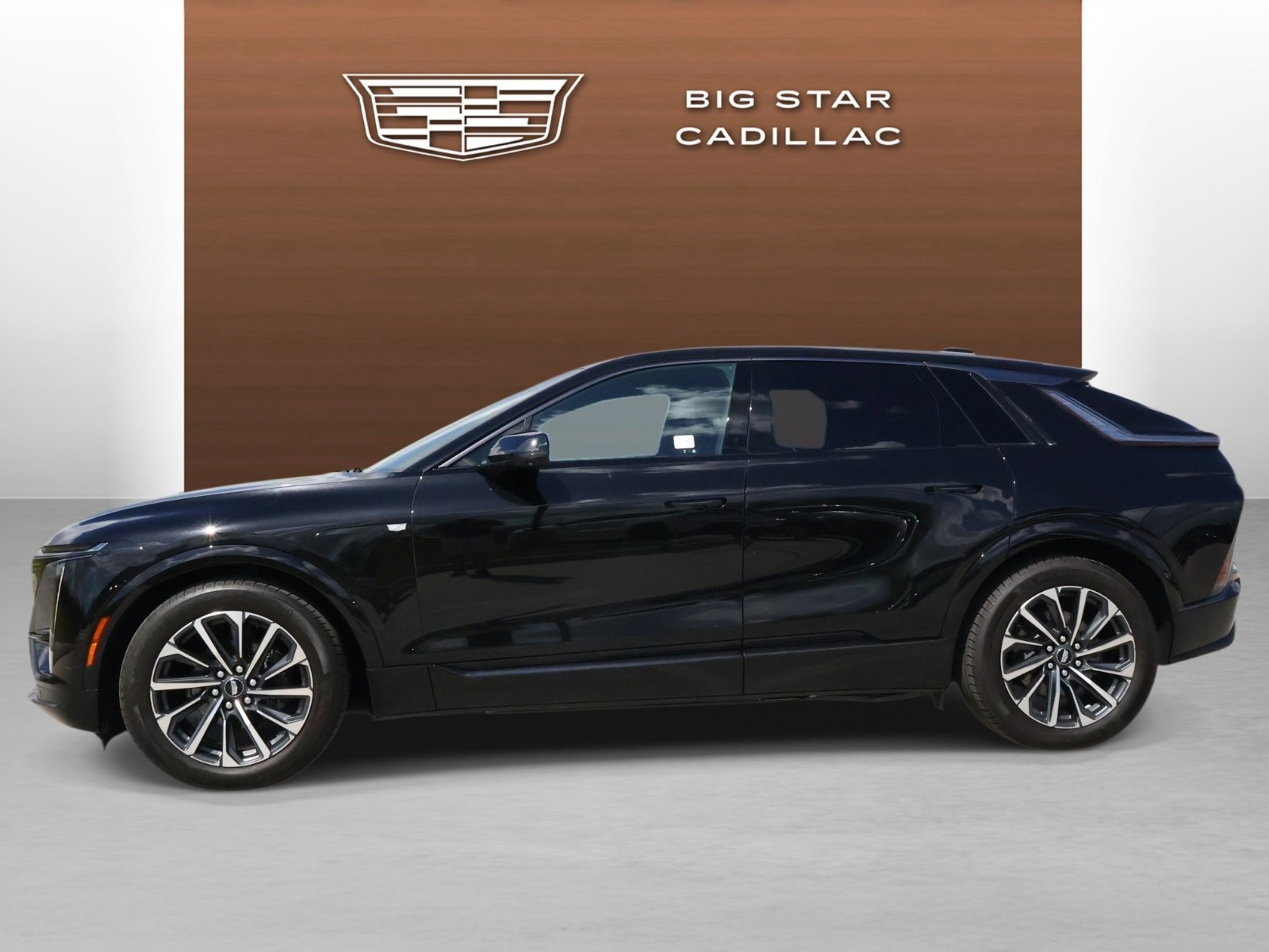 Used 2024 Cadillac LYRIQ Sport 1 with VIN 1GYKPTRK1RZ108690 for sale in Friendswood, TX